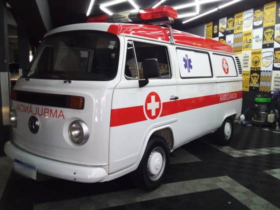 VOLKSWAGEN KOMBI 1.6 FURGÃO 8V GASOLINA 3P MANUAL